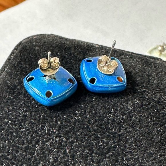 Three pair of small vintage 70’s metal square earrings - Picture 6 of 8